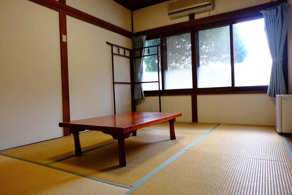 Hotel Asumi Onsen Fujiyoshida Pokój zdjęcie